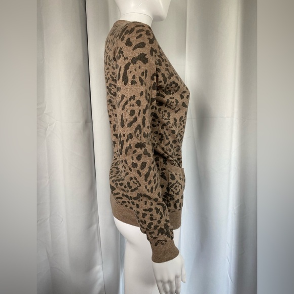 Forever 21 Women’s Cardigan Sweater - Picture 4 of 11